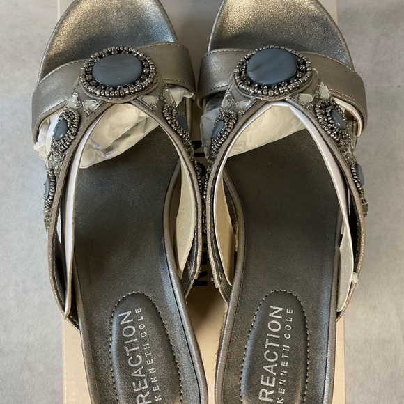 Kenneth Cole Reaction Jeweled Wedges New- Size 7.5 - Picture 2 of 9